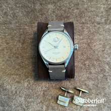 Lade das Bild in den Galerie-Viewer, Die Oktoberfest Automatik-Uhr – Tradition trifft Präzision in exklusivem Design