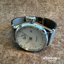 Lade das Bild in den Galerie-Viewer, Die Oktoberfest Automatik-Uhr – Tradition trifft Präzision in exklusivem Design