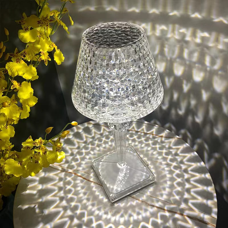 Aufladbare LED-Tischlampe aus Acrylglas-Stil
