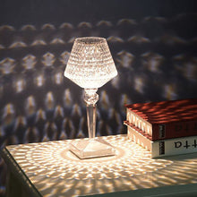 Lade das Bild in den Galerie-Viewer, Aufladbare LED-Tischlampe aus Acrylglas-Stil
